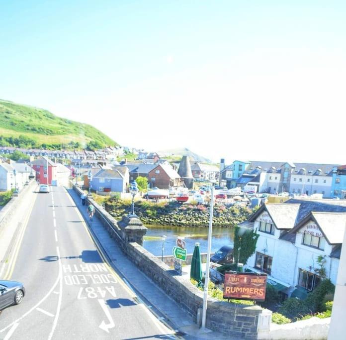 Bridge View Victorian Townhouse Central Aberystwyth Sleeps 6 Villa Exterior foto